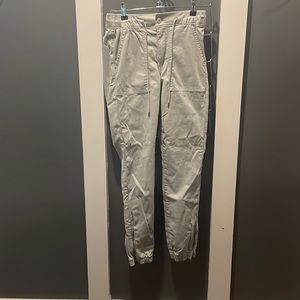 American Eagle stretchy khaki joggers